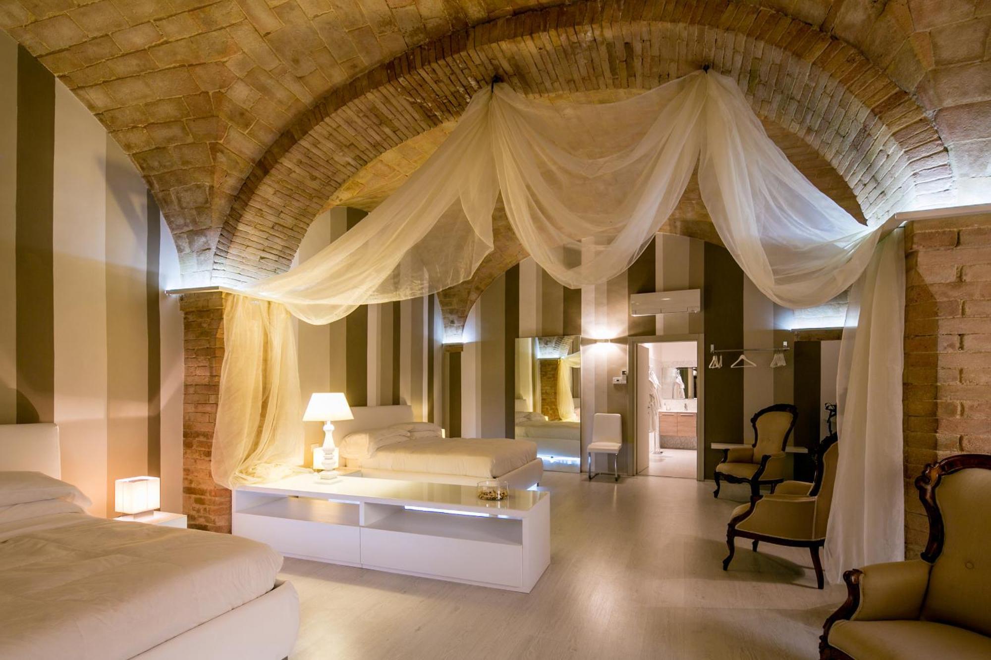 Hotel Degli Affreschi 몬테팔코 객실 사진